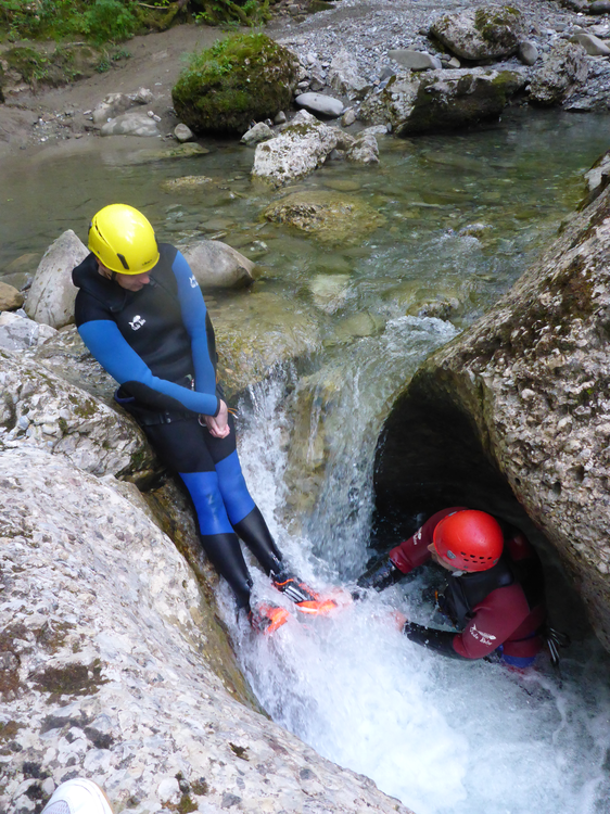 Canyoning sortie accompagnée pour les enfants Cordon