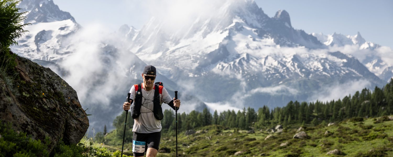 Coureur sur le parcours du 90km du Mont Blanc