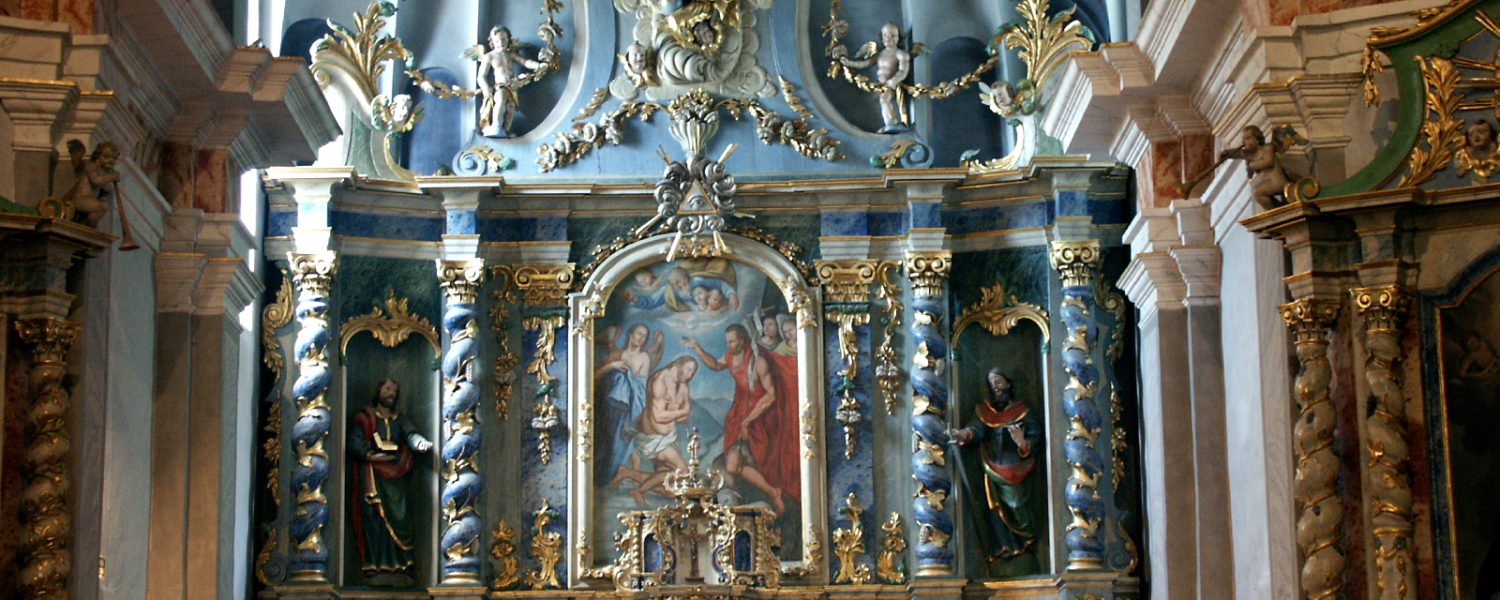 intérieur de l'église Saint Jean Baptiste